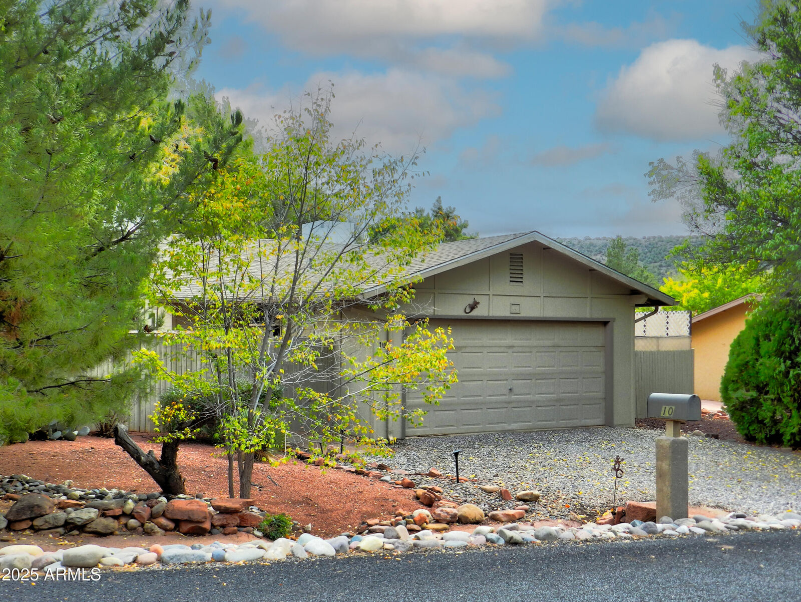 Property Photo:  10 N Hummingbird Lane  AZ 86336 
