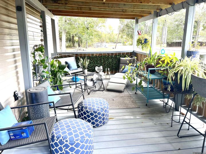 Property Photo: 11710 Parkland Dr LA 70767