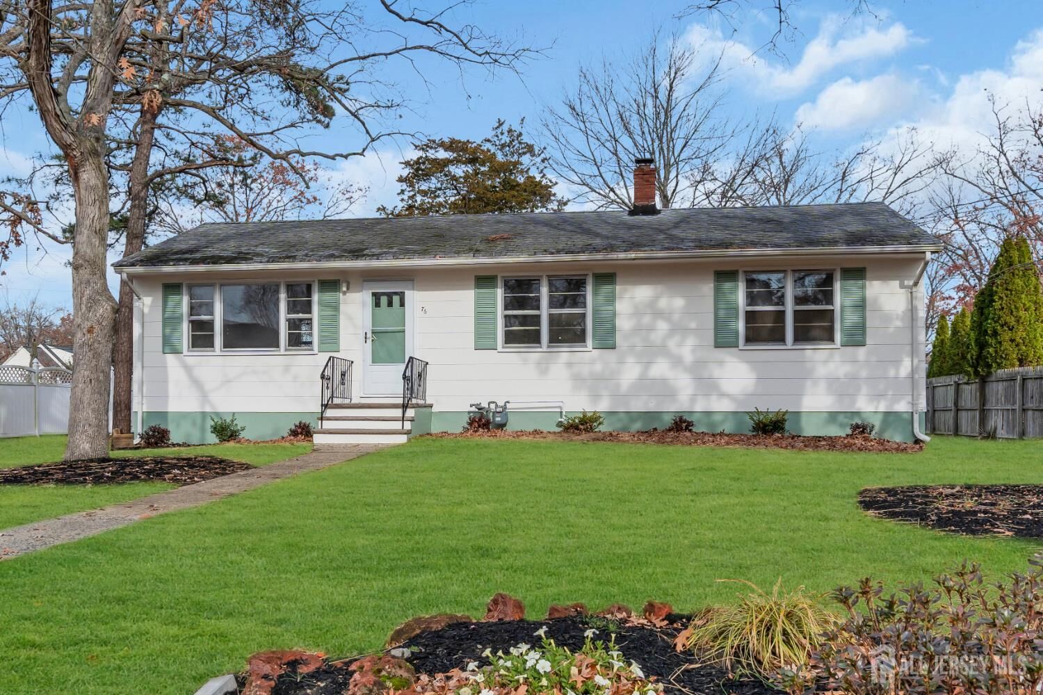 Property Photo:  76 Appleby Avenue  NJ 08857 