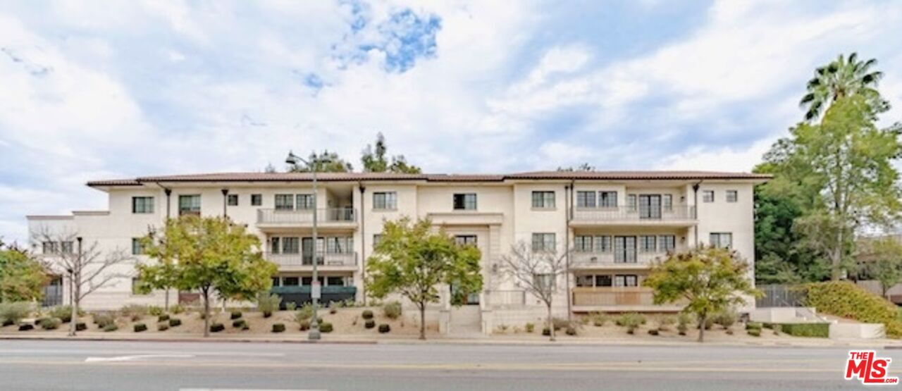 Property Photo:  4661 Wilshire Blvd  CA 90010 