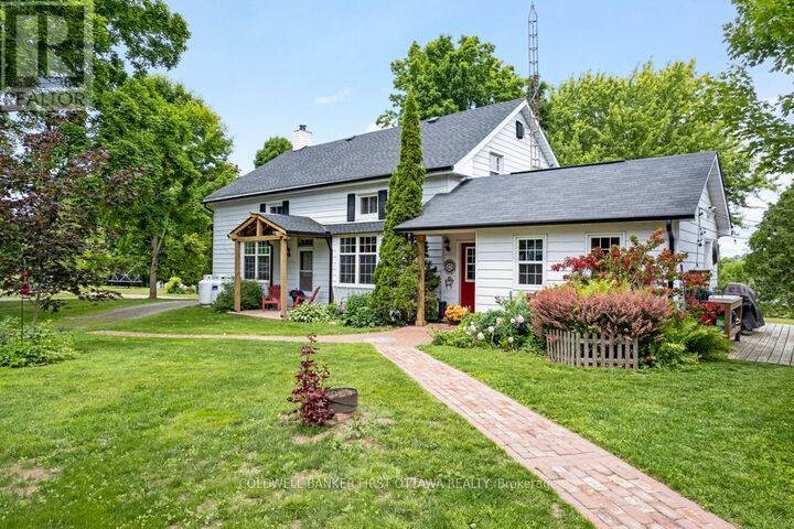 Property Photo:  4 Station Road  ON K0G 1V0 