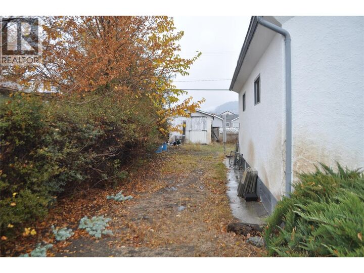 Property Photo: 8510 72 Avenue BC V0H 1V0