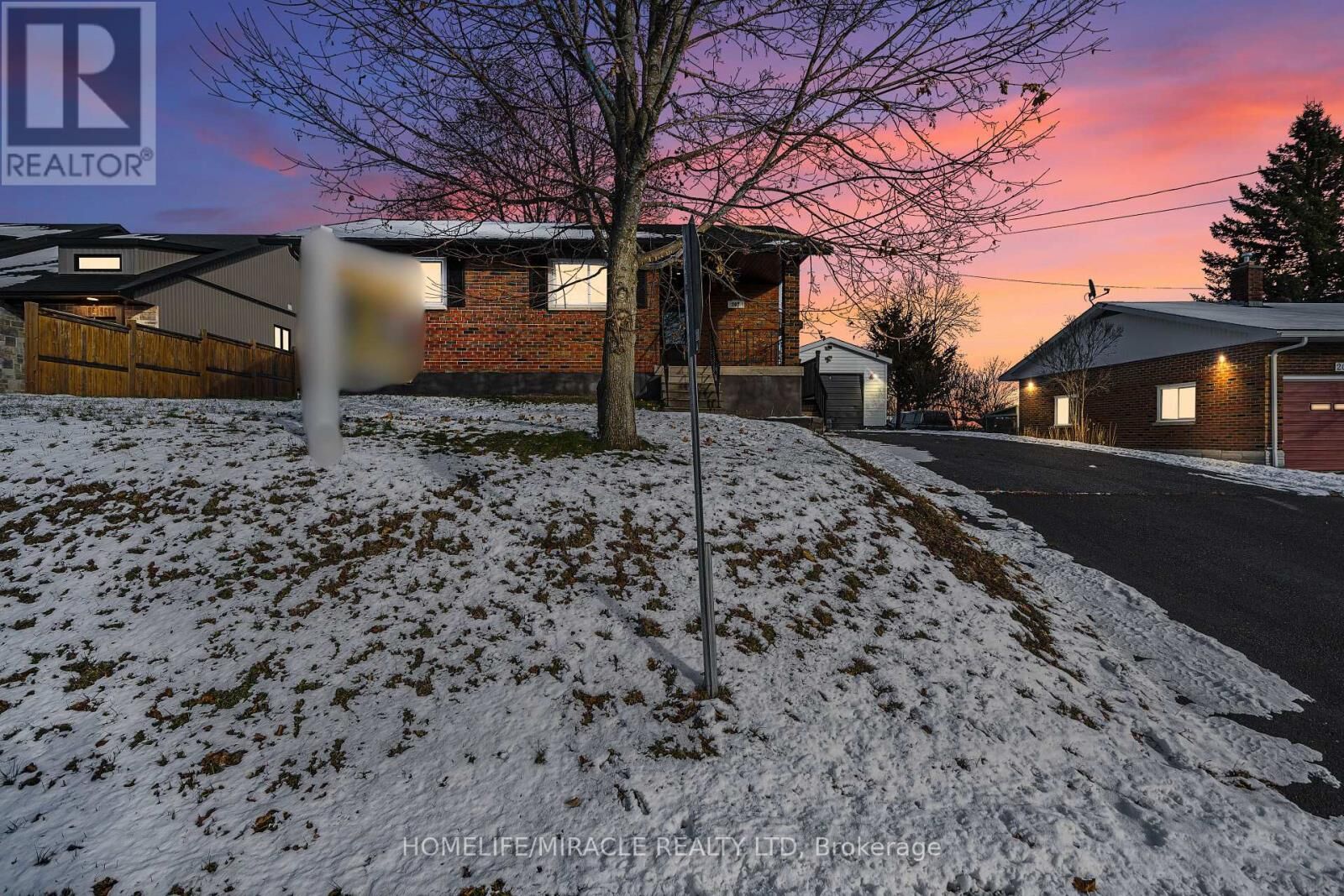 Property Photo:  207 Baker Street  ON K0K 3E0 