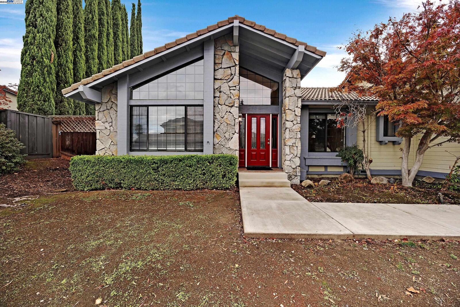 Property Photo:  1116 Vista Point Ln  CA 94521 