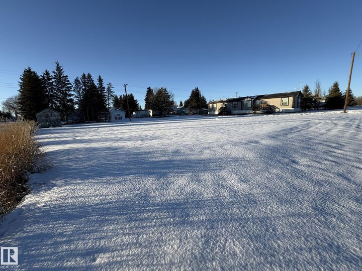 Property Photo:  5204,5208 48 Street  AB T0A 3P0 