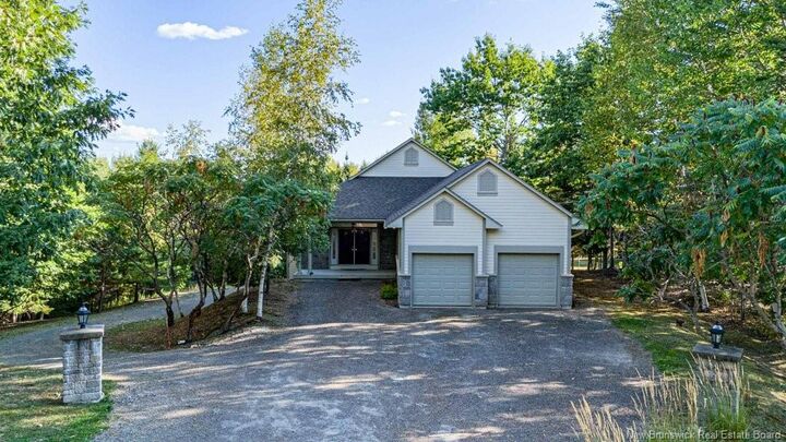 Property Photo:  21 Hillsleigh Court  NB E3G 7Y9 