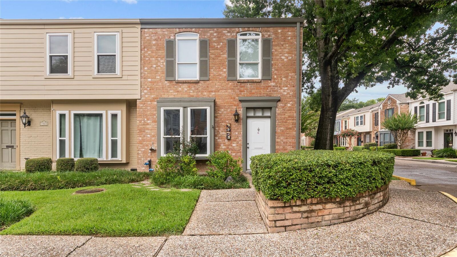 Property Photo: 7525 Brompton Street 7525 TX 77025