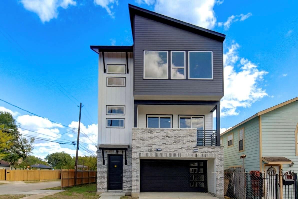 Property Photo:  4702 Coke Street  TX 77020 