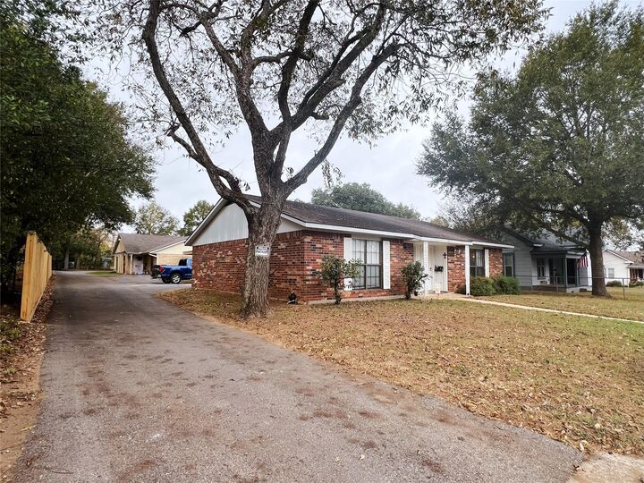 Property Photo:  602 S Jackson Street  TX 77833 