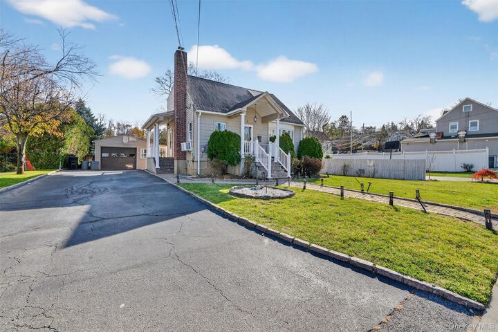 Property Photo:  8 Robbins Avenue  NY 10523 