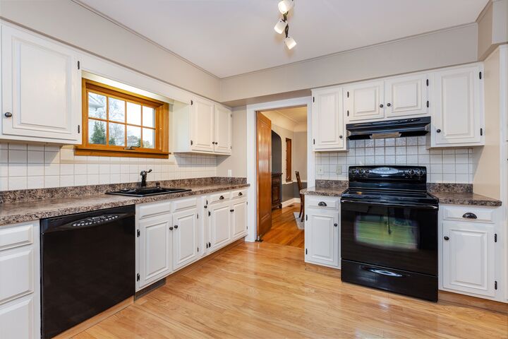 Property Photo:  313 Ardussi  MI 48602 