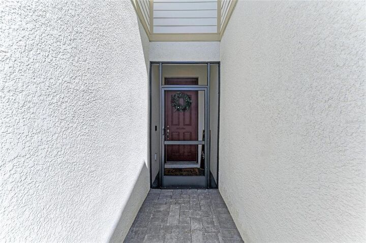 Property Photo: 11637 Woodleaf Drive FL 34211