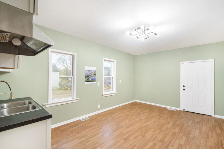 Property Photo:  8524 S Buffalo Avenue  IL 60617 