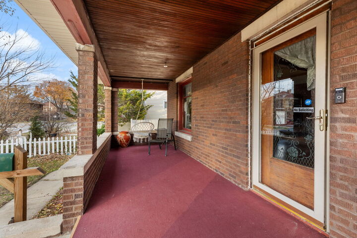 Property Photo: 610 Watson Street IL 60505