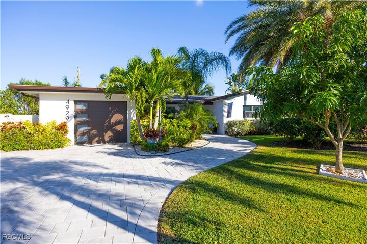 Property Photo:  4929 Edith Esplanade  FL 33904 