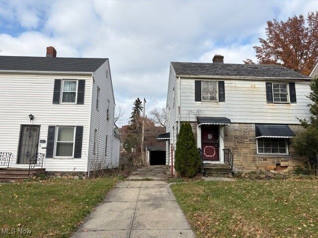 16811 Biltmore Avenue  Cleveland OH 44128 photo