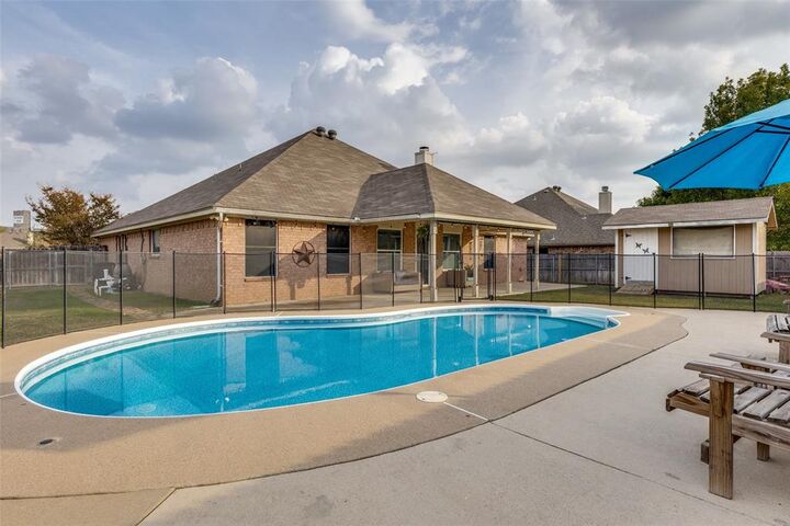 Property Photo:  441 Willow Vista Drive  TX 76179 