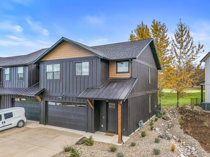 Property Photo: 107 Golf View Drive OR 97524