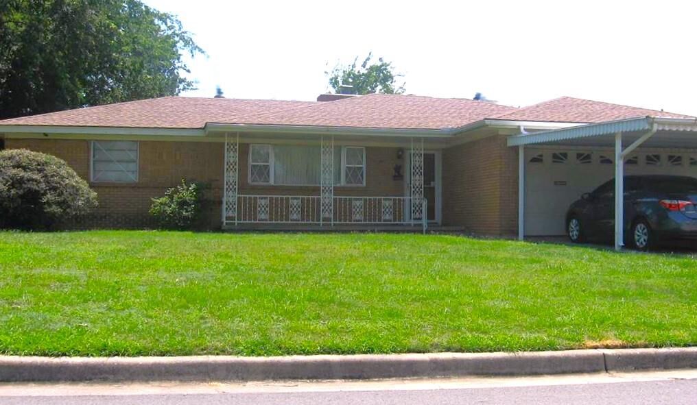 Property Photo:  4300 SE 12th Street  OK 73115 