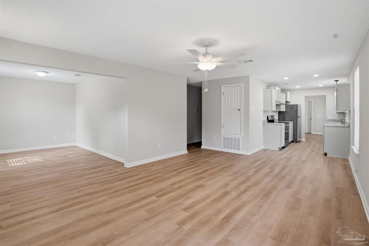 Property Photo:  6582 Lee St  FL 32570 