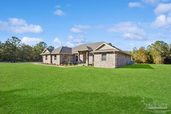 Property Photo: 564 Ard Field Rd FL 32565