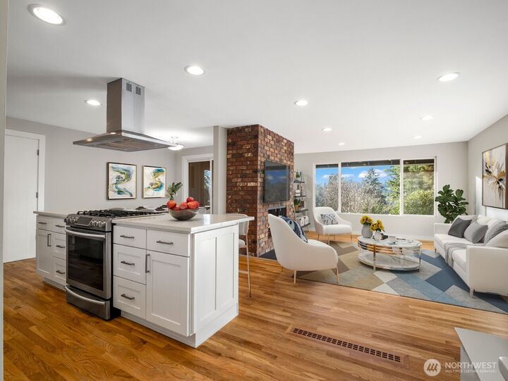 Property Photo:  2317  137th Place SE  WA 98005 