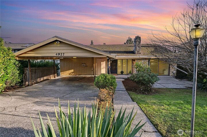 4927  Purdue Avenue NE  Seattle WA 98105 photo