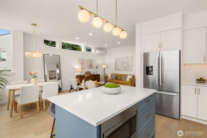 Property Photo:  1625 B  21st Avenue  WA 98122 