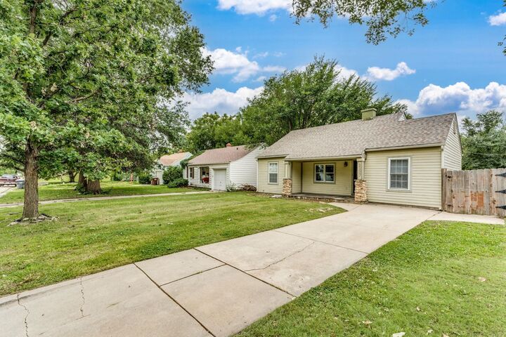 Property Photo:  1127 S Minneapolis Ave  KS 67211-2729 