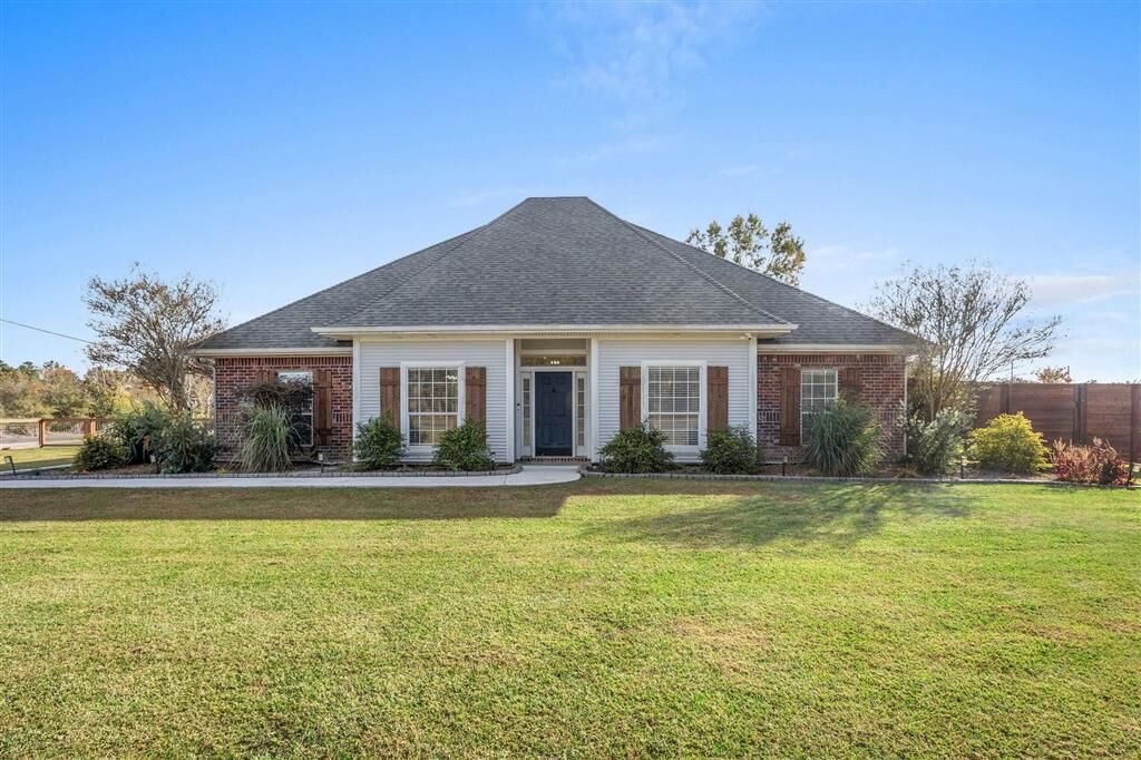 Property Photo:  5707 Highway 3059  LA 70615 