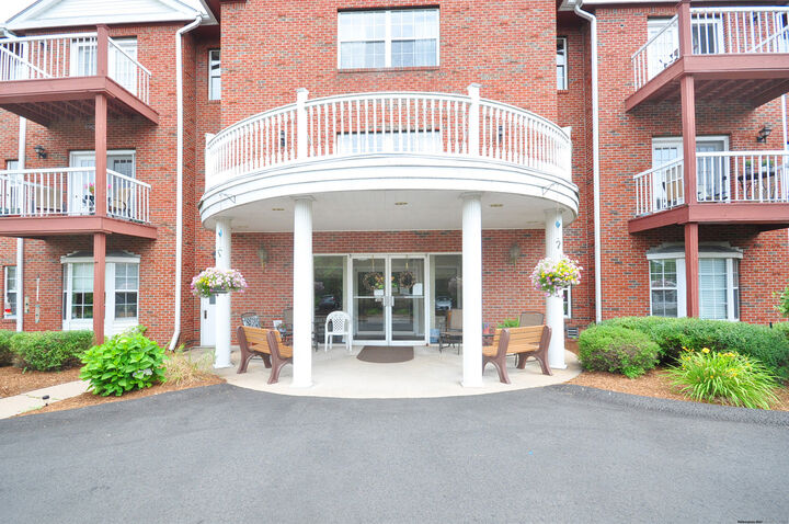 Property Photo:  625 Palisado Avenue Apt 310  CT 06095 