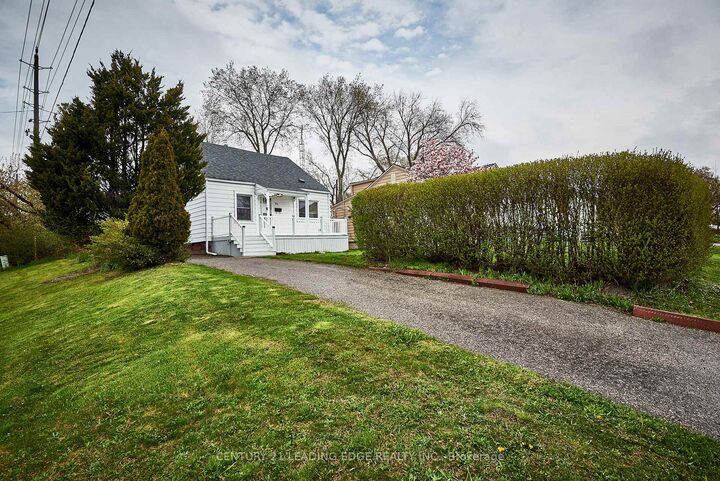 Property Photo:  64 Cedar Street  ON L1S 1V3 