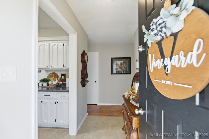 Property Photo:  41 E 148th Street S  OK 74033 