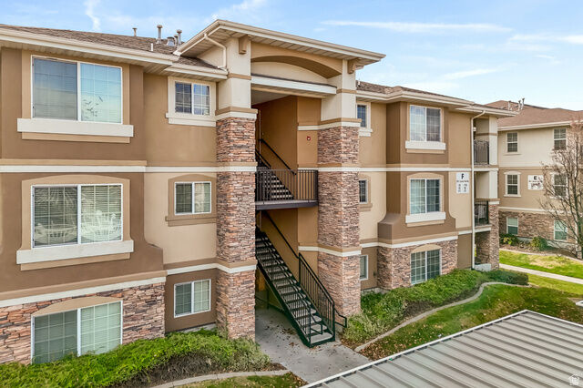 Property Photo:  224 E Spencer Peak Way S F6  UT 84020 