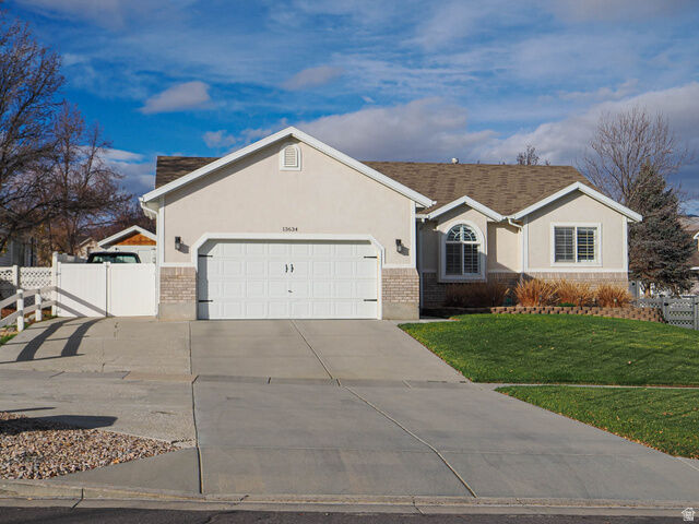 Property Photo: 13634 S Premier Ln UT 84096
