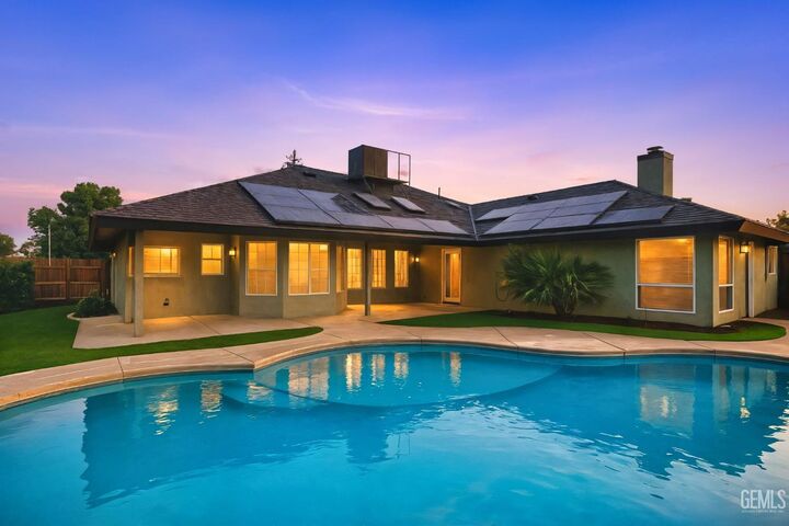 Property Photo: 14113 Wellington Court CA 93314