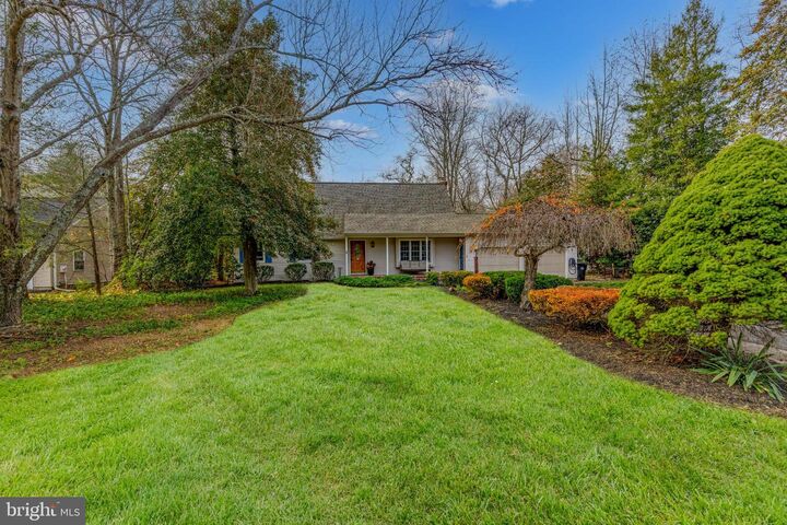 Property Photo:  6 Friar Tuck Drive  NJ 08055 