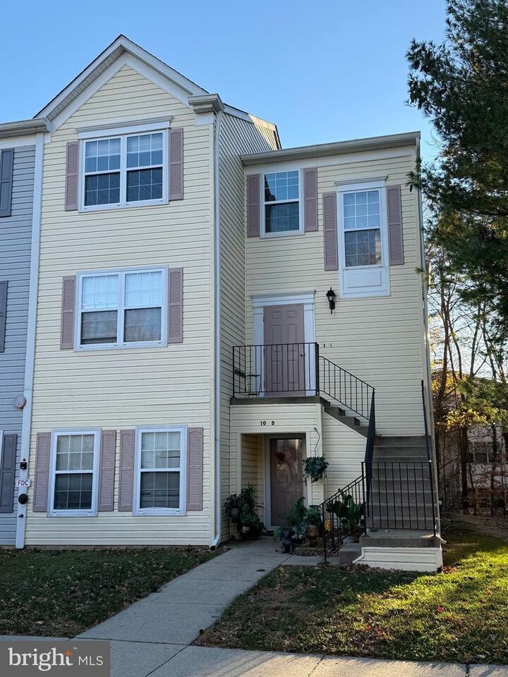 Property Photo:  10 Amberstone Court L  MD 21403 