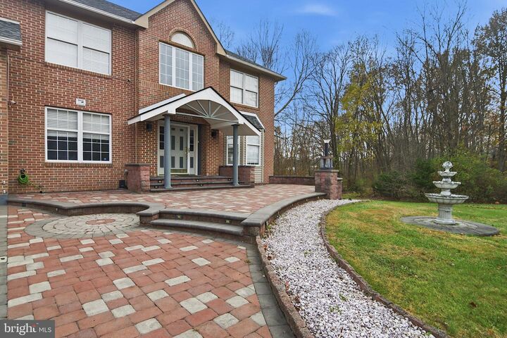 Property Photo: 21 E Moyer Drive DE 19701