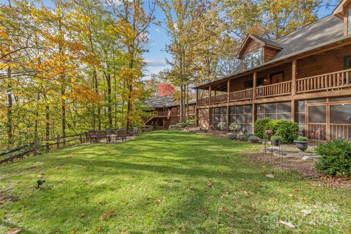 Property Photo: 351 Buck Springs Run NC 28754