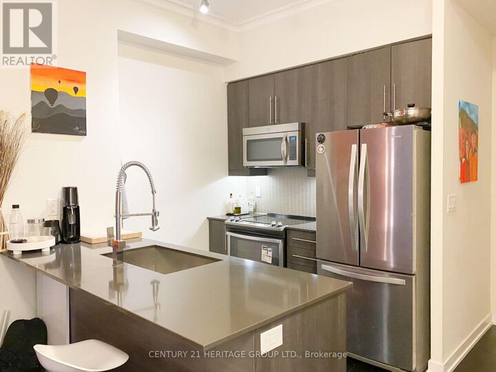 Property Photo: 4011 Brickstone Mews 703 ON L5B 0G3