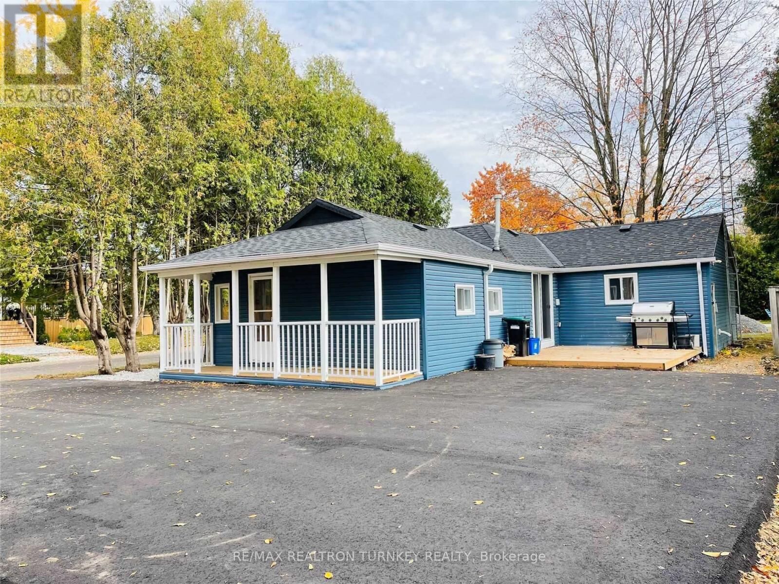 Property Photo:  18 River Drive  ON L9N 1A6 