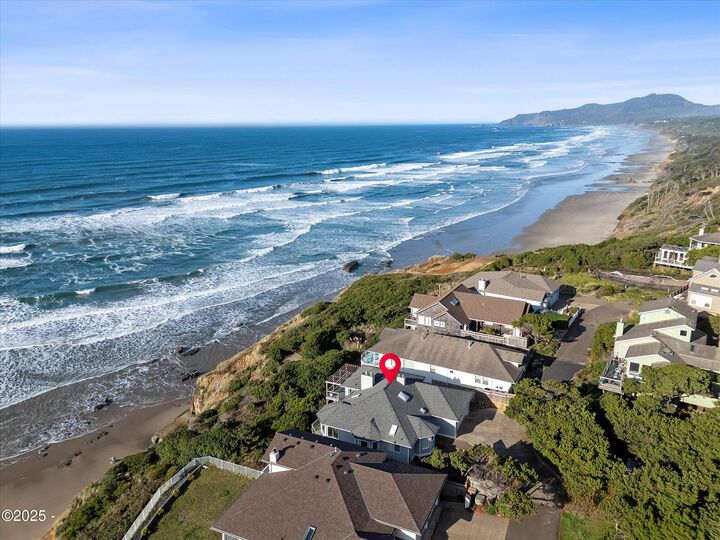 Property Photo:  216 NW 73rd Court  OR 97365 