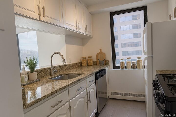 Property Photo: 4 Martine Avenue 416 NY 10606