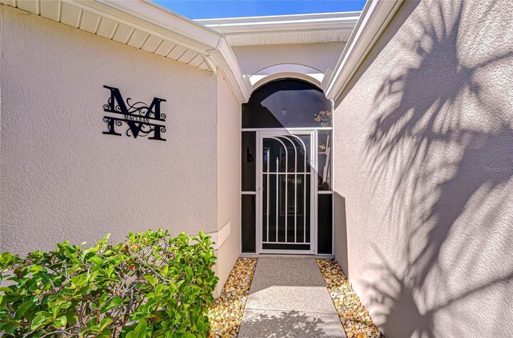 Property Photo: 10245 Buncombe Way FL 33576