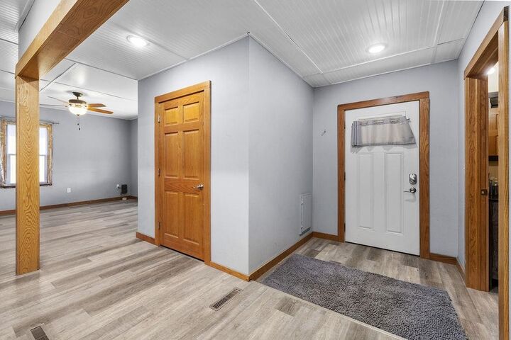 Property Photo: 118 2nd Ave E ND 58575