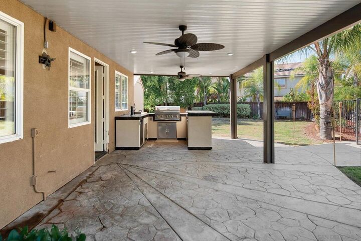 Property Photo:  23600 Desert Oak Ln  CA 92562 