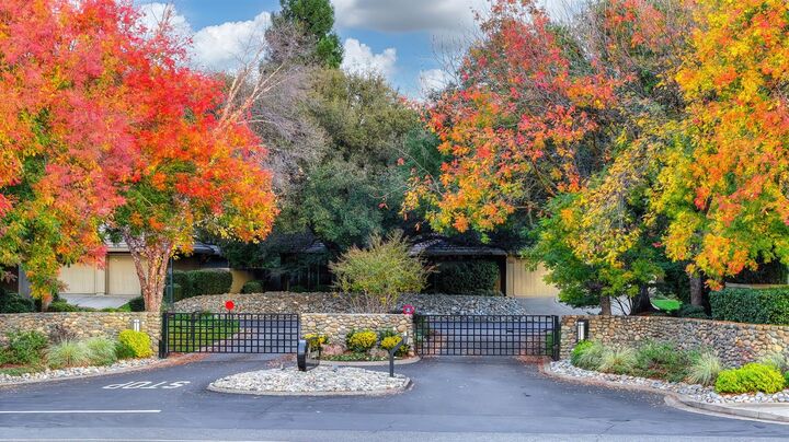 Property Photo: 11370 Huntington Village Lane CA 95670