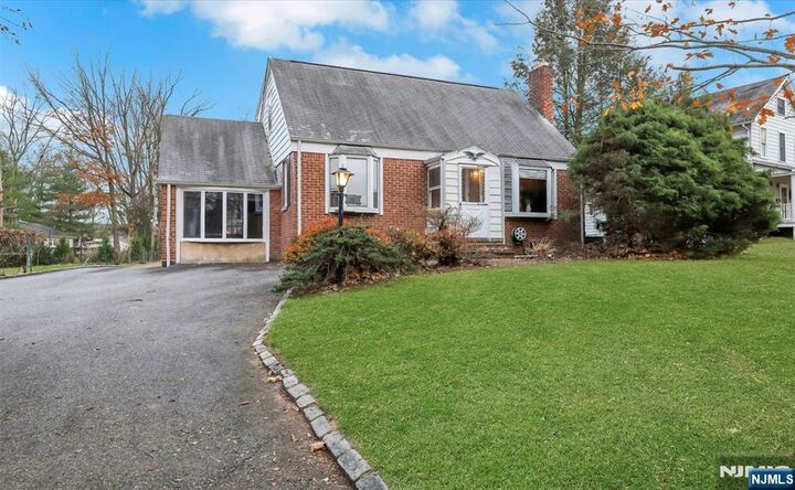 Property Photo:  181 West Street  NJ 07624 