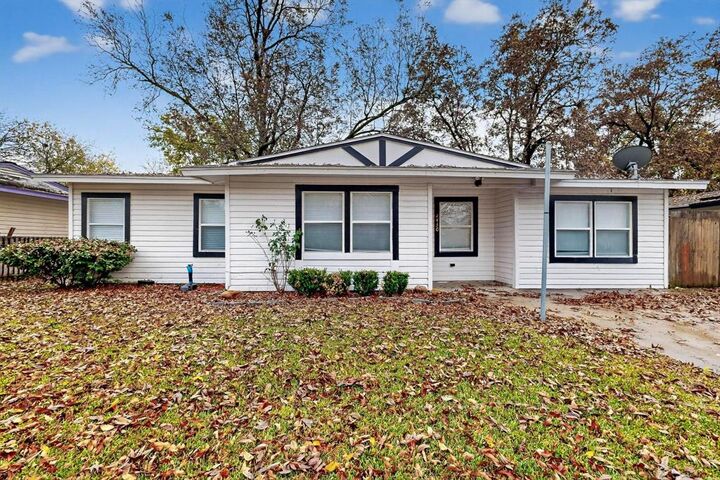 Property Photo:  2430 Bluffton Drive  TX 75228 